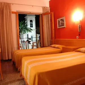 2* Hotel Coral